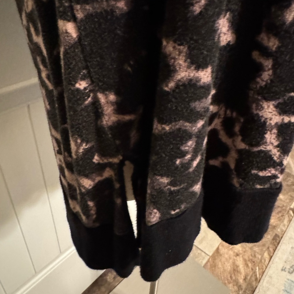 Stylish Black and Tan Animal Print Sweater - Picture 6 of 10
